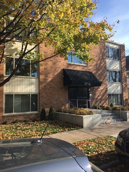 Interior Photo - 2715 dupont ave S.