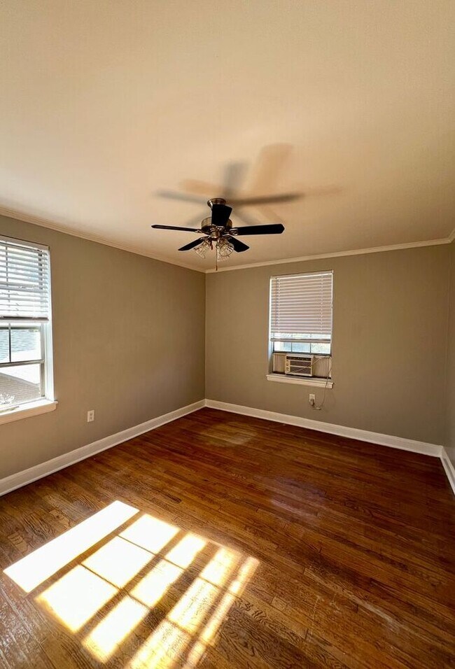 Primary Photo - Charming Newly Remodeled 2bd/1ba on Cooper...