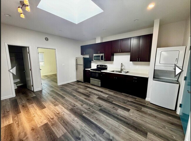 Building Photo - Newly Renovated 1 Bed/1 Bath- Move in Promotion!