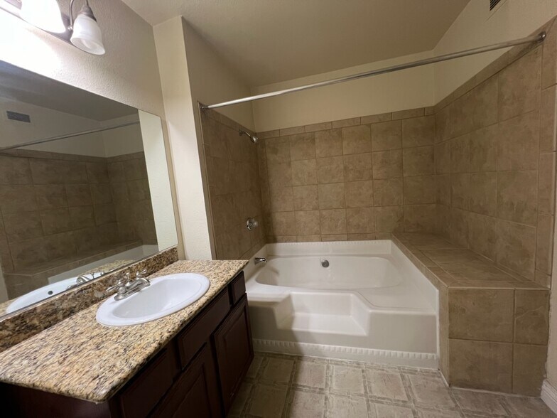 Building Photo - 4050 Pacific Harbors Dr