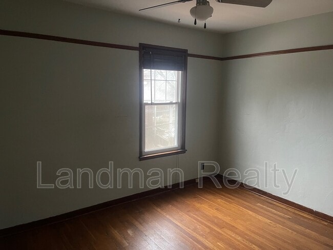 Building Photo - 323 Idlewood Rd