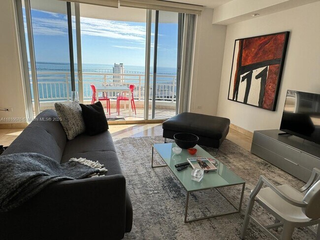 Building Photo - 848 Brickell Key Dr