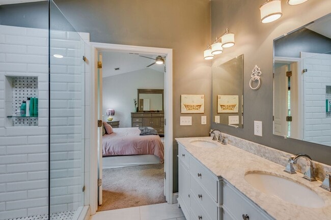 Building Photo - 511 Prince of Wales Ct
