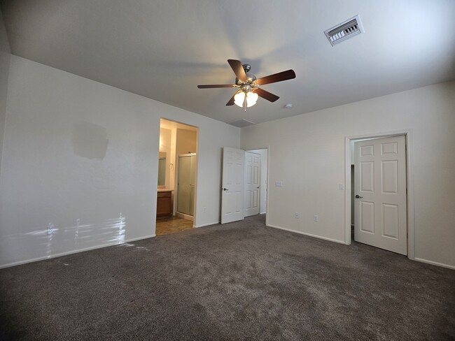 Building Photo - 3303 S Lakeside Ridge Loop