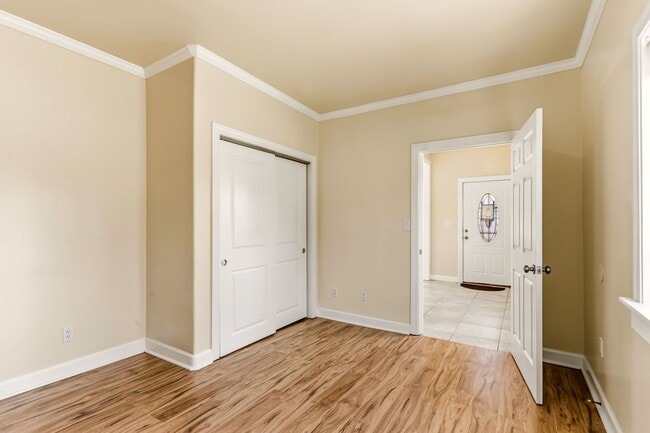Building Photo - Newly Remodeled 4-Bedroom Oakland Duplex with Gated Parking