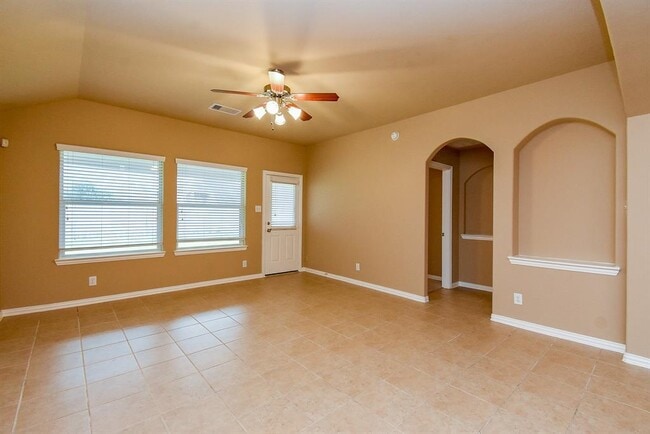 Building Photo - 26923 Glacier Creek Dr
