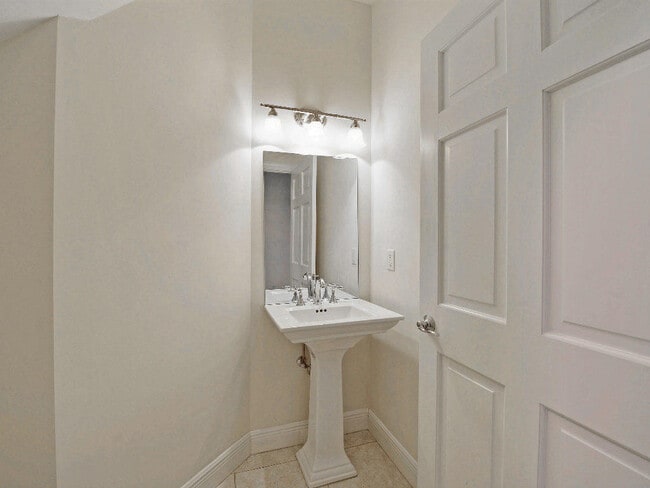 Building Photo - 1645 Baseline Ln