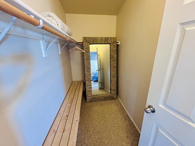 Building Photo - Updated 3 bd, 2 ba on 1.98 Acres with Hot Tub!