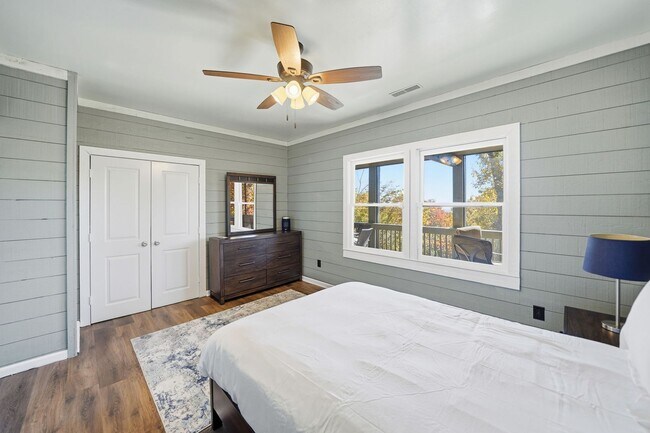 Building Photo - FULLY FURNISHED! Magnificent Panoramic Views!!