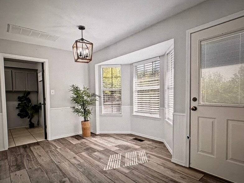 Building Photo - 3109 Glen Flora Way