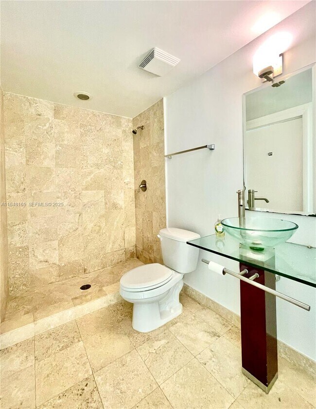 Building Photo - 350 S Miami Ave