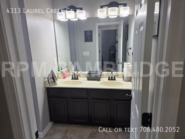 Building Photo - 4313 Laurel Creek Ct SE