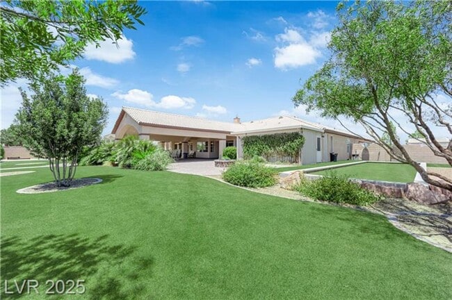 Building Photo - 1.2 Acres with Indoor & Outdoor RV Parking!!!!