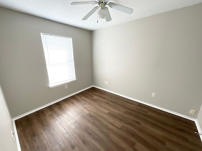 Building Photo - Lovely 2-story | 3-bedroom | 2.5-bath town...