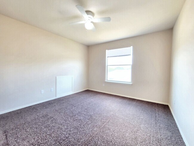 Building Photo - 710 Rancho Viejo Ln