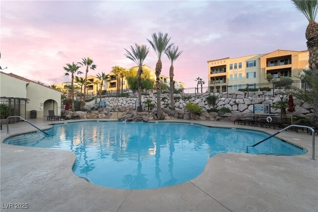 Building Photo - 2555 Hampton Rd