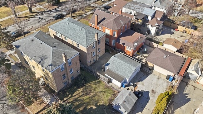 Building Photo - 2705 N Sayre Ave