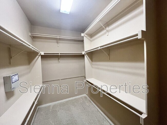 Building Photo - 11108 Visa Rose Dr