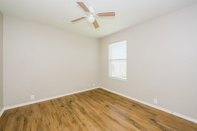 Building Photo - 4700 Rhone Dr