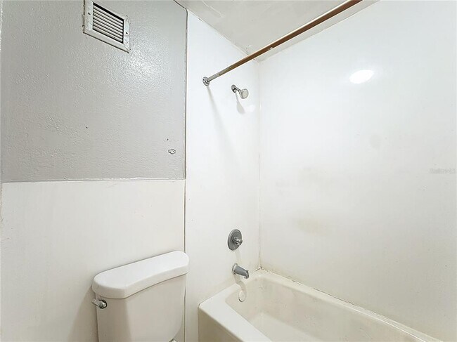 Building Photo - 7900 S Orange Blossom Trail