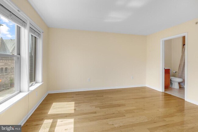 Building Photo - 2464 Frankford Ave