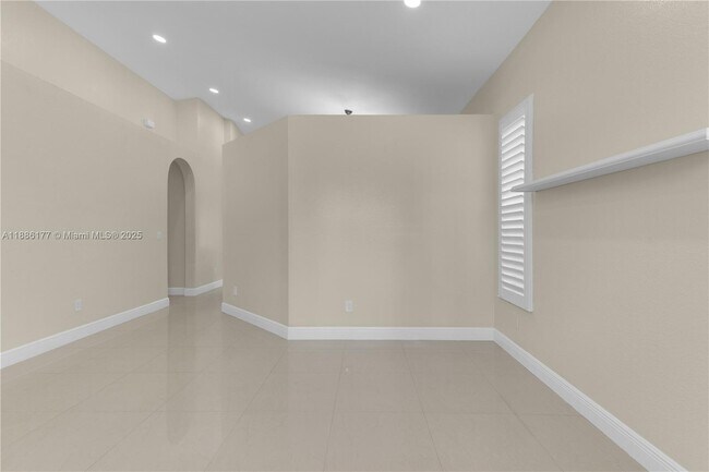 Building Photo - 4108 NE 22nd St