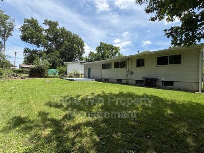 Building Photo - 10329 Chesley Dr