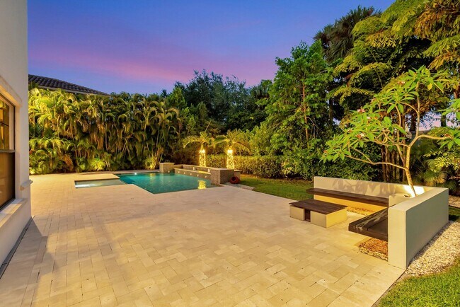 Building Photo - 17710 Cadena Dr