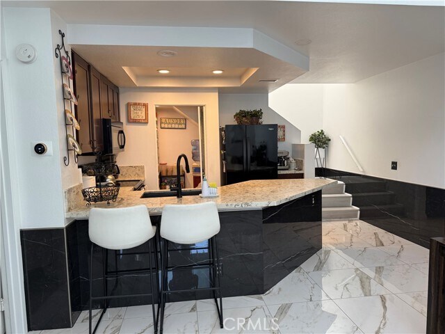 Building Photo - 410 Fallingstar