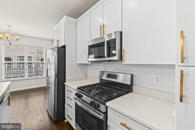 Building Photo - 7118 Rowlock Aly