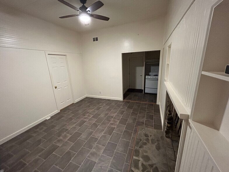 Building Photo - 5 N Sawyer Hill Rd