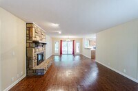 Building Photo - Up to a 2 year lease at this Beautiful 3 bed, 2 bath!!!!