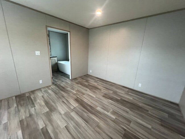 Building Photo - 4627 Blanche Rd