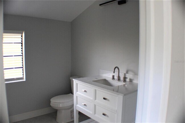 Building Photo - 17366 Metcalf Ave