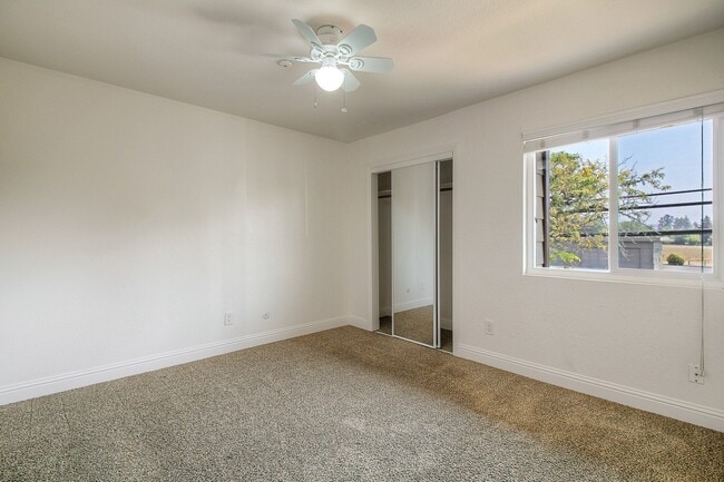 Building Photo - 6233 Montecito Blvd