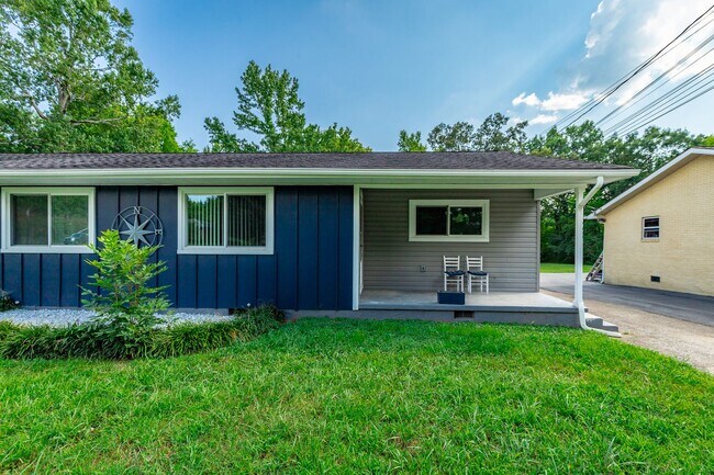 Building Photo - 726-728-728 State Line Rd