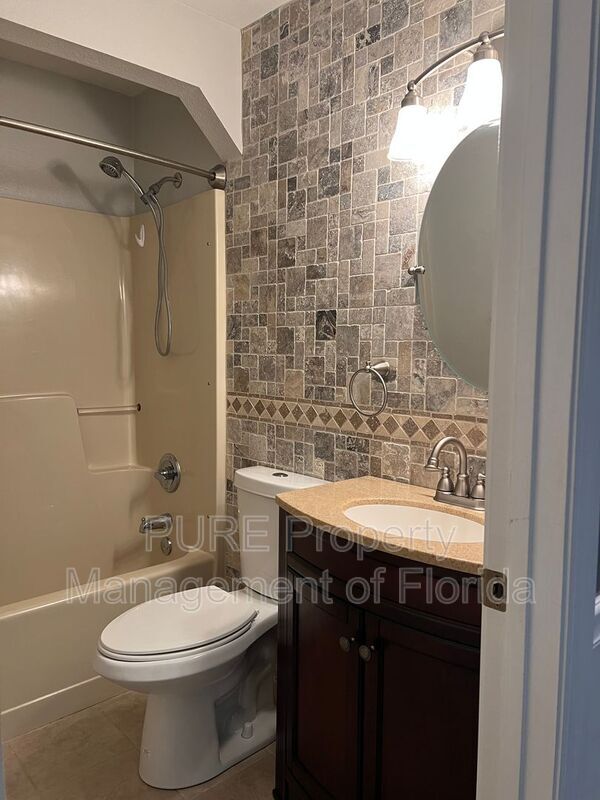 Building Photo - 112 Pecan Run