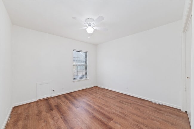 Building Photo - 4022 Belle Park Dr