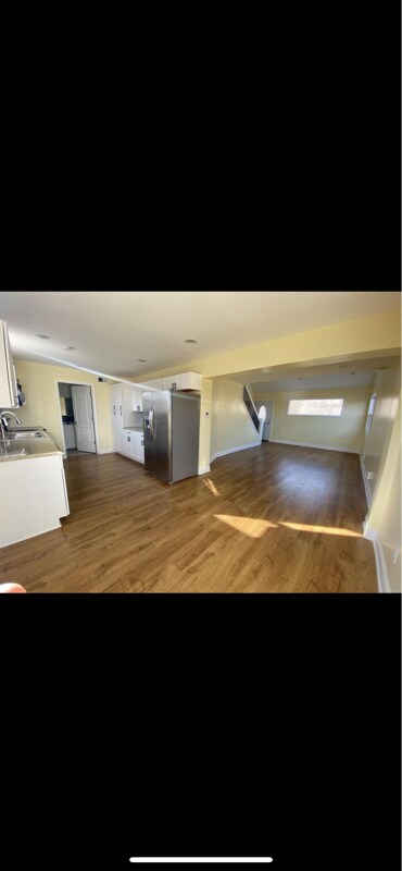 Building Photo - 3731 E 9th St