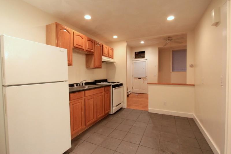 Primary Photo - 302 Highland Ave