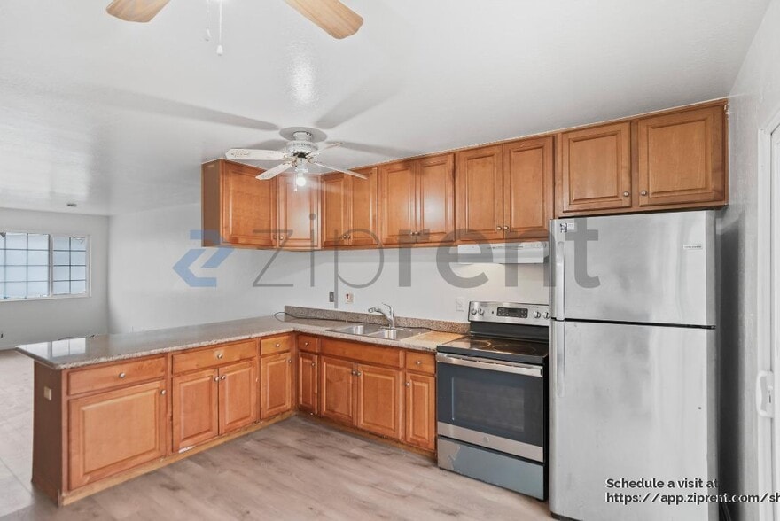 Building Photo - 27070 Manon Ave