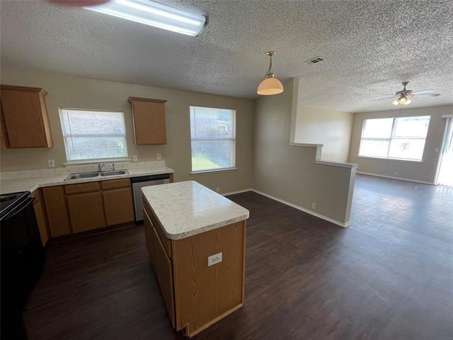 Building Photo - 1611 Columbia Dr