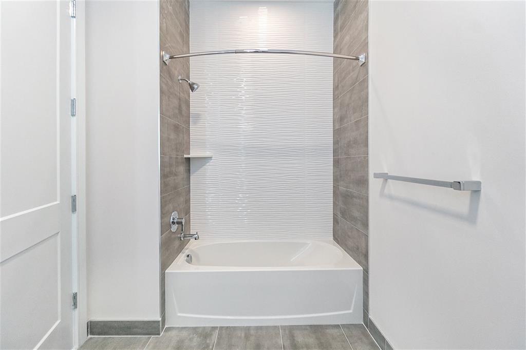 Building Photo - 119 Peter St