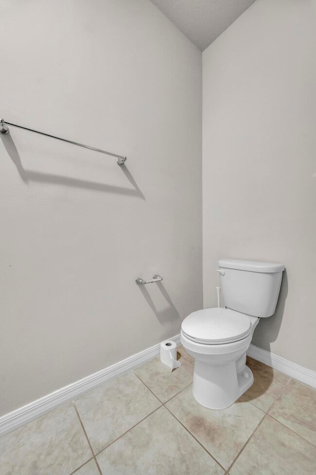 Building Photo - 3550 San Bernardino Wy