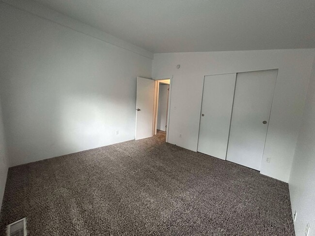 Building Photo - 8743 Whitewood Loop SE