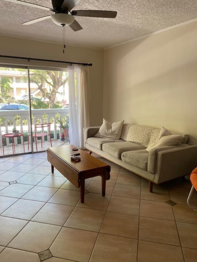 Building Photo - 100 Edgewater Dr