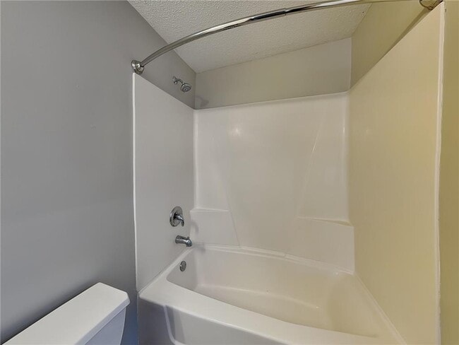 Building Photo - 123 4th Ave E