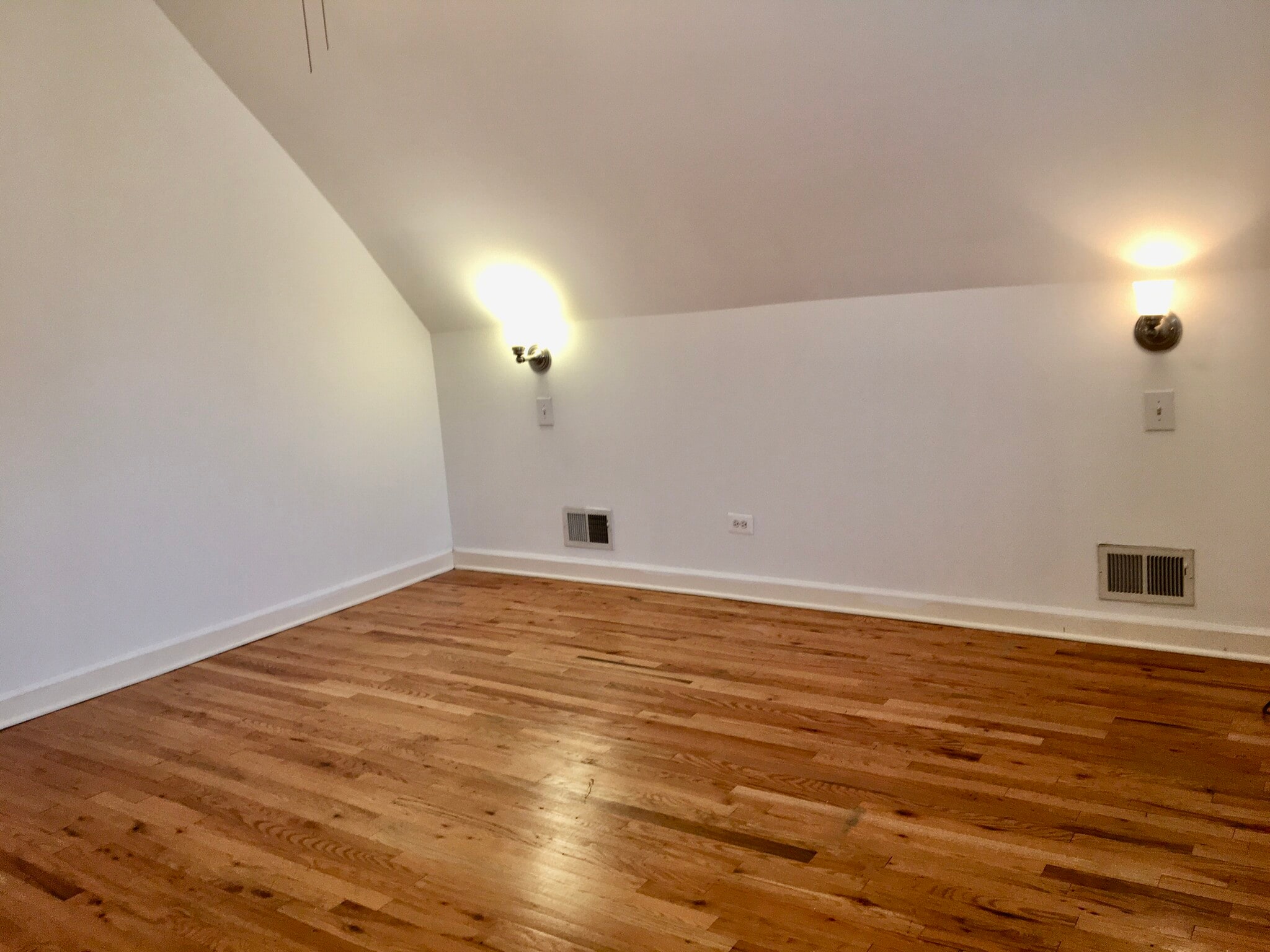 Building Photo - 1428 N Greenview Ave