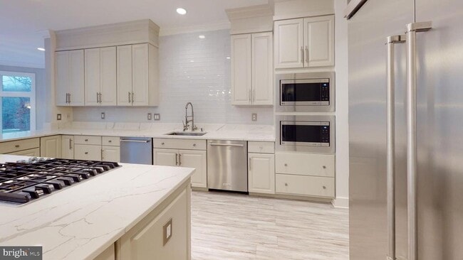 Building Photo - 9629 Eagle Ridge Dr