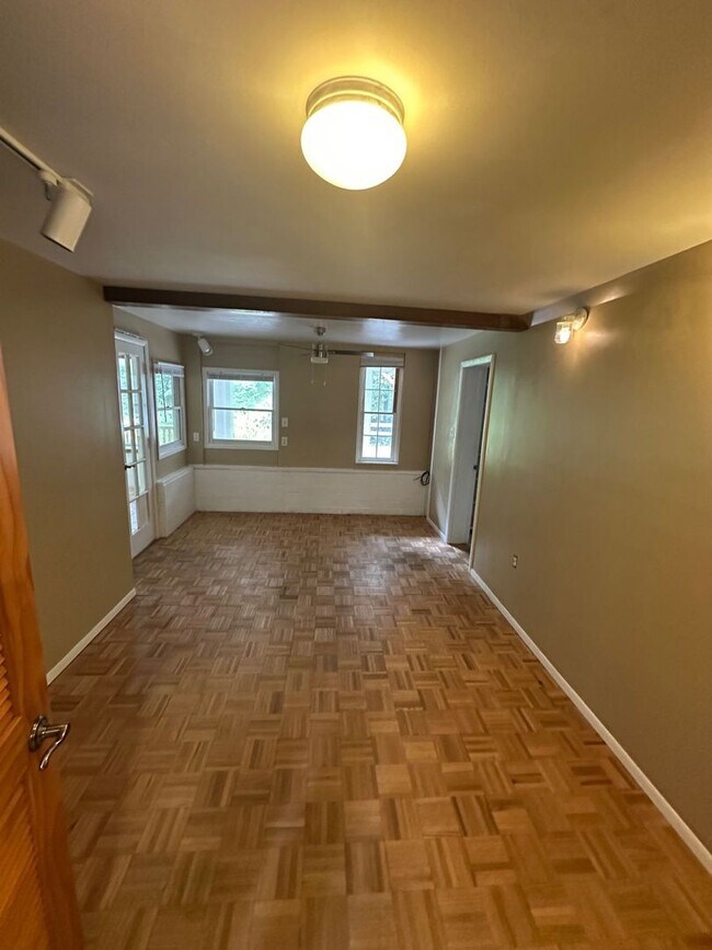 Building Photo - Charming 4 Bedroom, 3 Bath Home in Florida...